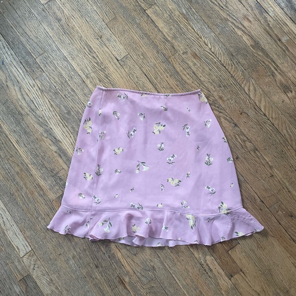 Sunday Best Aritzia Floral Pink skirts - Picture 2 of 5